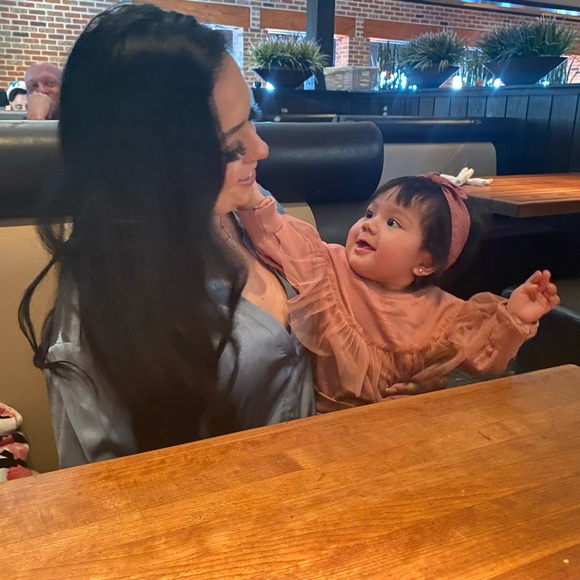 Meet your Posher, Evelyn - Picture 2 of 10